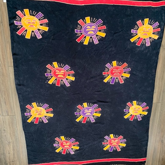 Sarong - Picture 1 of 7